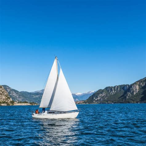 Lago Di Garda Gita Pomeridiana In Barca A Vela Con Aperitivo