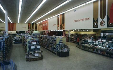 Inside the Tom Thumb Supermarket in 1966 Through Vintage Snaps ...