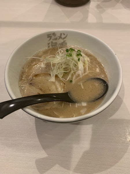 『とんこつラーメンノーマル』ラーメン海鳴 福岡空港店のレビュー ラーメンデータベース