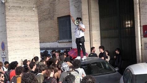 Scontri Alla Sapienza Assolto Manifestante A P I Milano Cos Passa