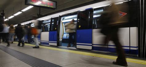 Huelga De Metro En Las Fiestas Del Orgullo Gay Mundial En Madrid