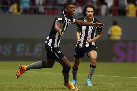 Veja Fotos Da Vitória Do Botafogo Contra O Ceilândia Df Pela Copa Do