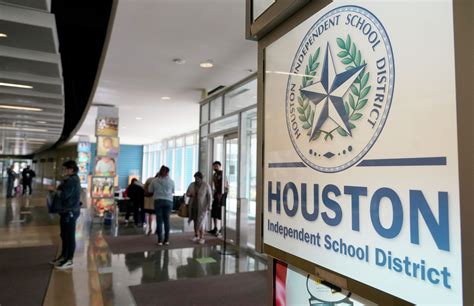 Houston Isd Beefs Up Security In Response To Online Threats