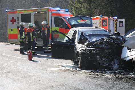 Drei Schwerverletzte Bei Frontalzusammensto In Oberfranken Fotostrecke