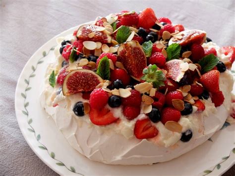 Pavlova Aux Fruits Rouges Figues Et Sa Mousse Citronn E Teatime Gourmand