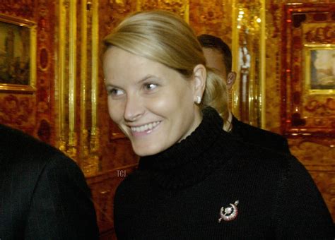 Crown Princess Mette Marits Antique Ruby Crescent Brooch