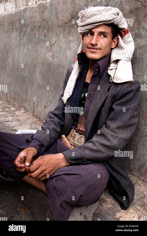 Young yemeni man in the Souq district of the Unesco World Heritage Old ...