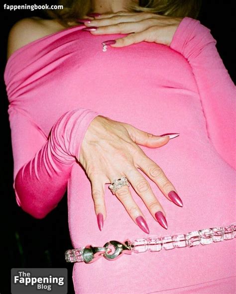 Chloe Fineman Nude OnlyFans Leaks Fappening FappeningBook