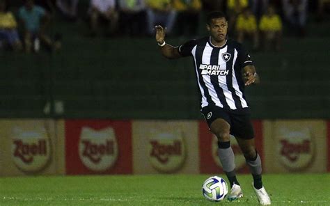 Júnior Santos Aponta Evolução Do Botafogo Após Vitória Na Copa Do