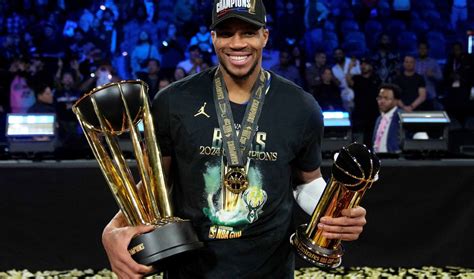 Las Impresionantes Marcas De Giannis Antetokounmpo Para Ser El Mvp De