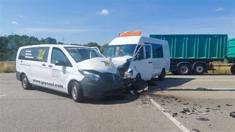 Nach Unfall Auf A Bei Sinsheim Polizei Nimmt Gesuchten Schleuser Fest