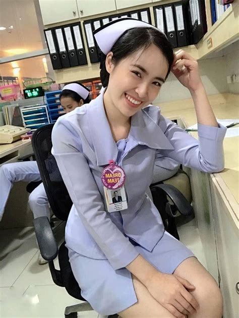 ปักพินโดย Joan Bainer ใน Nurse ในปี 2022 พยาบาล ผู้หญิง สาว