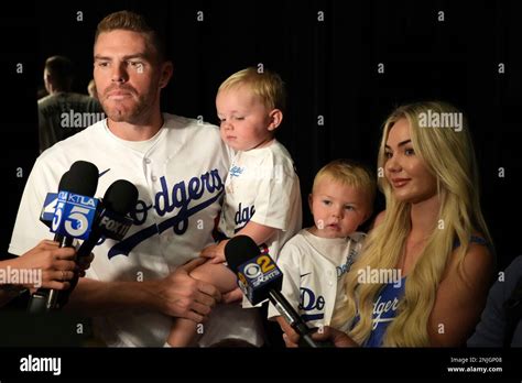 Los Angeles Dodgers First Baseman Freddie Freeman And Wife Chelsea