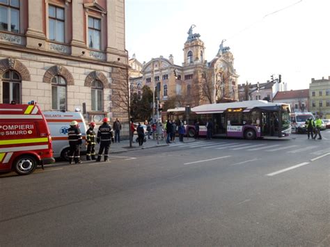 Ziua de Cluj ACCIDENT cu un autobuz CTP care a intrat pe roşu în