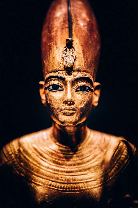 King Tut Returns — In The Biggest Exhibition Yet 1stdibs Introspective