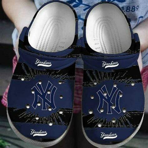 Mlb New York Yankees Youth Crocs Yankeesfanhome