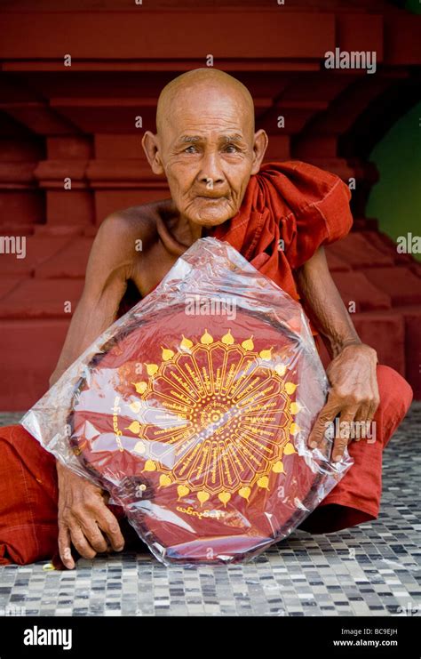 Portrait Old Man Buddhist Monk Hi Res Stock Photography And Images Alamy