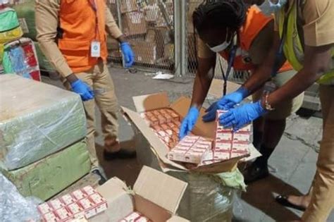 Commerce Illicite Milliards Fcfa De Marchandises Saisies Par Les