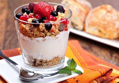 Fruit and Vegan Yogurt Parfait | VegKitchen.com