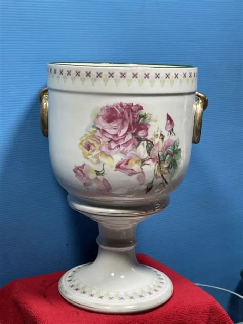 Ancien Cache Pot En Porcelaine Decor De Roses Sur Socle Eur