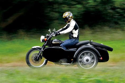 ウラル製サイドカー装備でノスタルジックな世界へ【kawasaki W650 Legend Sidecar Produced By Sakuma