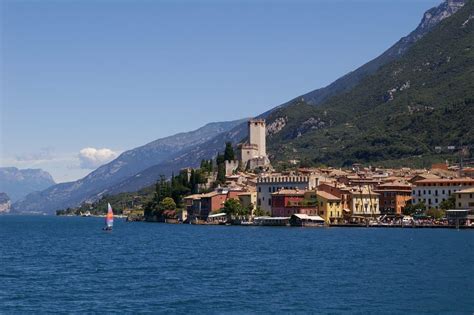 Заставка на рабочий стол: Италия, Lombardy, Sirmione, province, of ...
