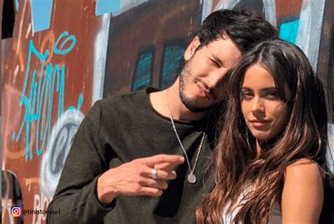 ¡muy Románticos Revelan Fotos De Sebastián Yatra Y Tini Stoessel