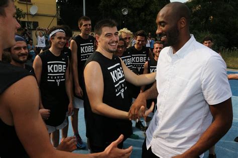 Kobe Bryant Morto Reggio Emilia Piange Il Suo Figlio D Adozione