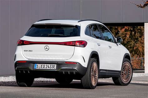 Mercedes Benz Eqa Electric Suv Debuts With 426km Range Autocar India