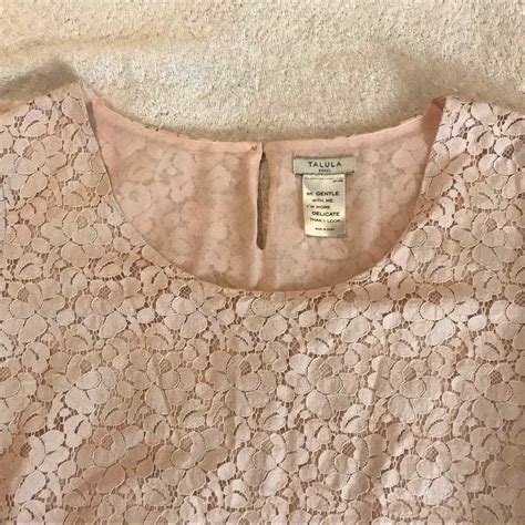 Aritzia Talula Pale Blush Pink Betsy Lace Short Sleev Gem