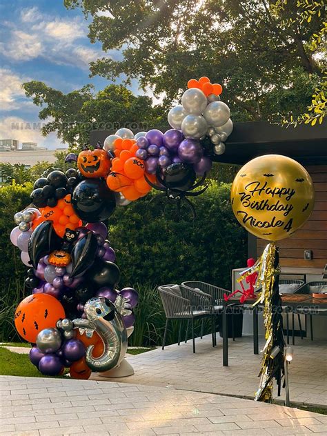 Halloween Birthday - Balloon Garland - Miami Party Decor