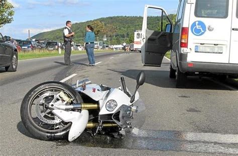 Burladingen Motorrad Rast In Sportwagen Killertal Burladingen