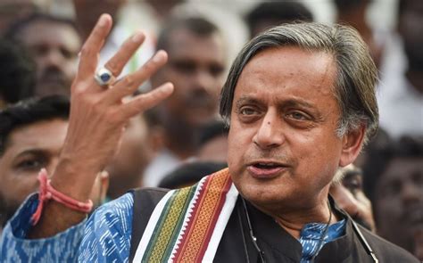 Shashi Tharoor Defends Kejriwals Remarks On Pms Age Calls It Right