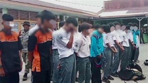 Nongkrong Di Luar Sekolah Puluhan Pelajar SMK Di Anduring Padang