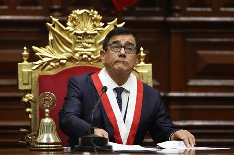 El Congreso de Perú plantea anticipar la legislatura que verá el