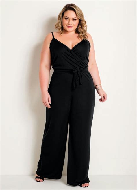 Macacão Preto De Alças E Amarração Plus Size Marguerite