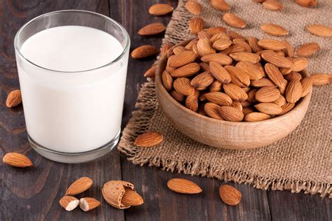 Is Almond Milk Vegan? A Vegan Almond Milk Guide – Everything Vegan