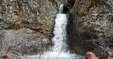 Eintägiges Trekking zum Gusgarf Wasserfall GetYourGuide