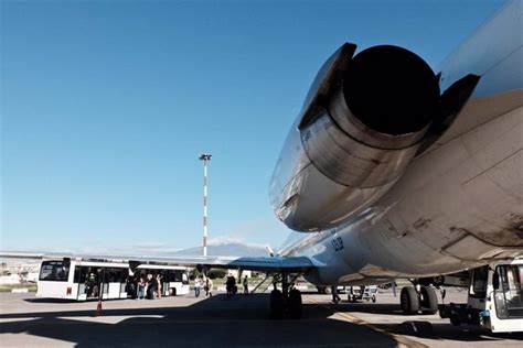 Suspenden Los Vuelos En El Aeropuerto De Catania Italia Por Un Incendio