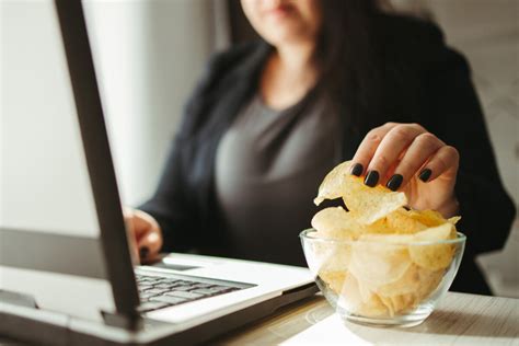 Fame nervosa cosa è e come combatterla Amando