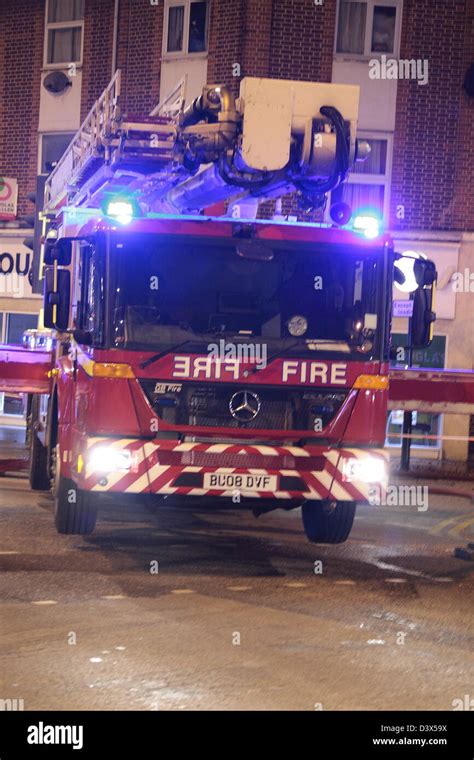 London Fire Brigade Tackle A Fire In Chadwell Heath 6 Fire Engines And