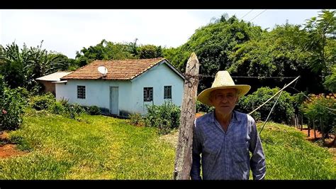 SEU JUCELINO VIVE NO SEU PEDACINHO DE TERRA ONDE NASCEU E TRABALHA SEM