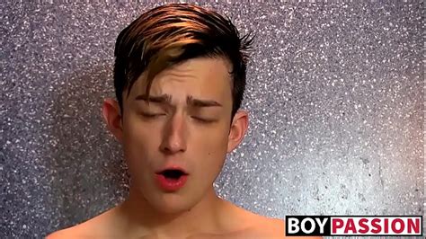 Gorgeous Lad Gets Naked In The Shower And Rides A Wall Dildo xxx Videos Porno Móviles