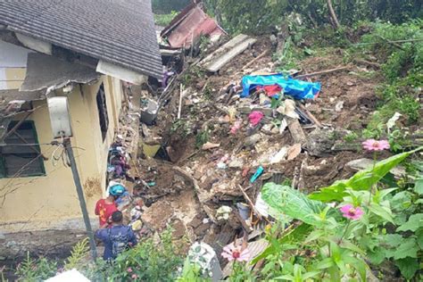 Sindo Hi Lite Korban Tewas Longsor Di Empang Bogor Bertambah Jadi Orang