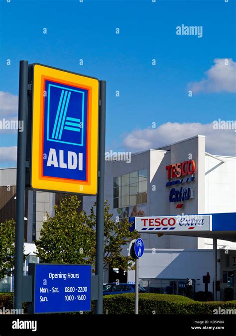 Aldi und tesco Fotos und Bildmaterial in hoher Auflösung Alamy