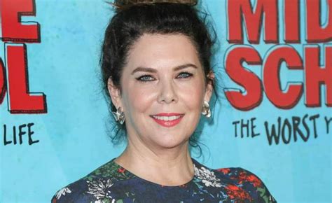 Lauren Graham Body Measurements Height Weight Bra Size Shoe Size Artofit