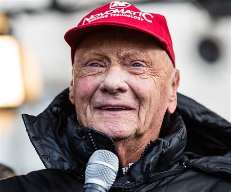 Niki Lauda Biography - Childhood, Life Achievements & Timeline