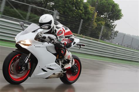 2014 Ducati 899 Panigale review | Visordown