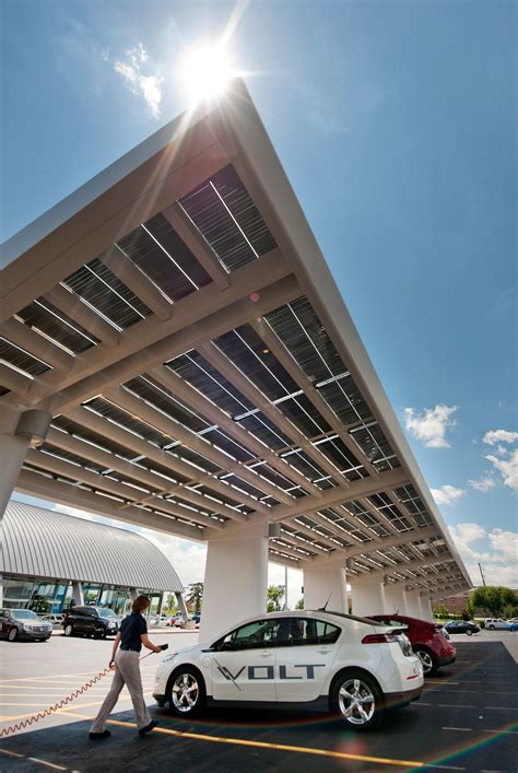 Two Chevrolet dealers are GM's first to get solar plug-in car charging ...