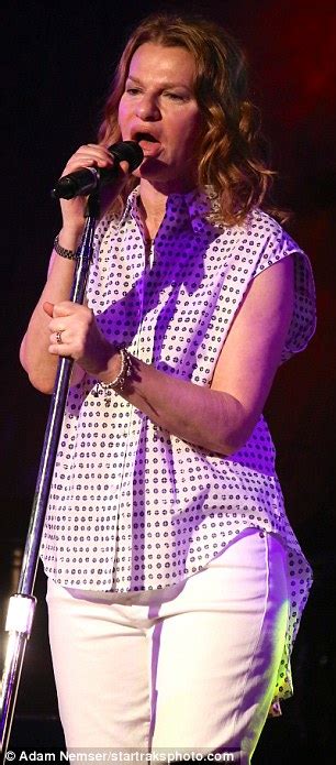 Former Sex And The City S Cynthia Nixon Holds Ny Campaign Fundraiser Daily Mail Online